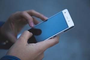 Vorteile und Nachteile durch Smartphones mit oder ohne Vertrag
